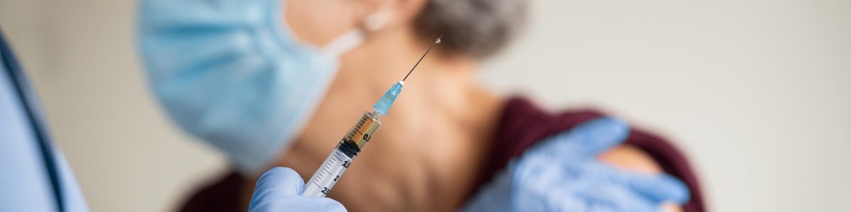 Experto sostiene que una combinación en la vacuna de refuerzo podría ser necesaria