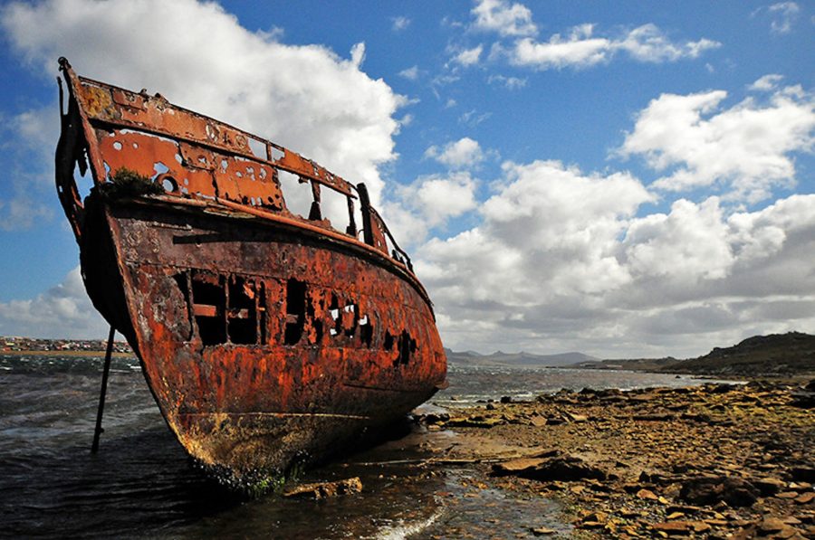 CON EVOCADORAS IMÁGENES DE NAUFRAGIO, LA EXPOSICIÓN “WRECKS” LLEGA A EXTENSIÓN UCM