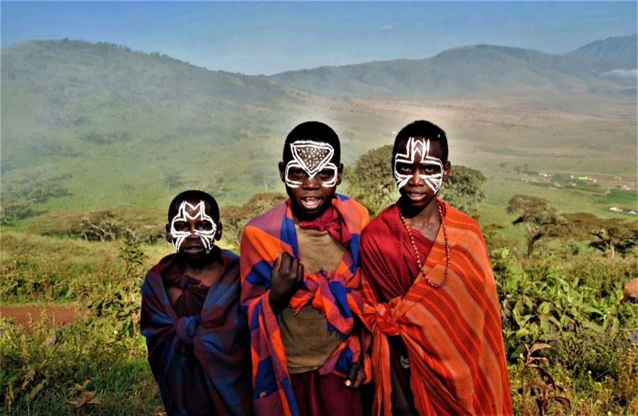 Exposición virtual retrata las tradiciones de tribu nómada de Tanzanía