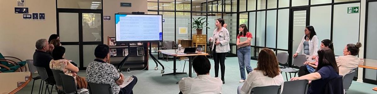 Funcionarios de biblioteca San Miguel reciben capacitación para brindar un servicio inclusivo