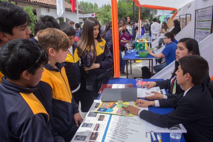 Jóvenes científicos compitieron buscando combatir microrganismos