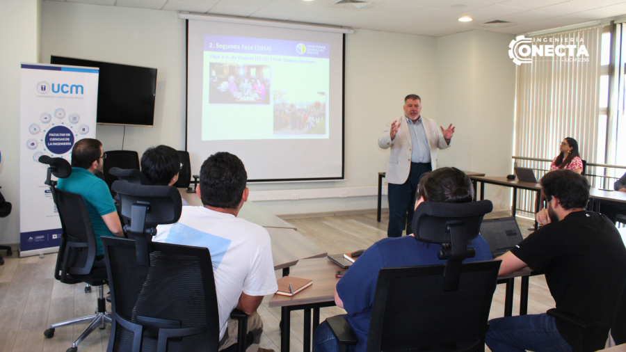 Dr. Nicolás Schiappacasse compartió su experiencia sobre la implementación de Comunidades de Aprendizaje