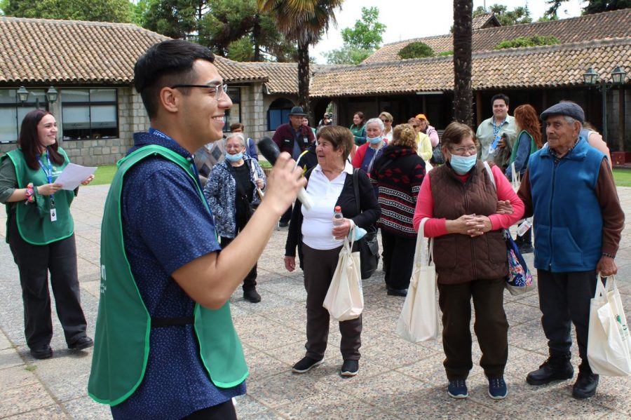 Personas mayores de San Clemente visitaron la UCM