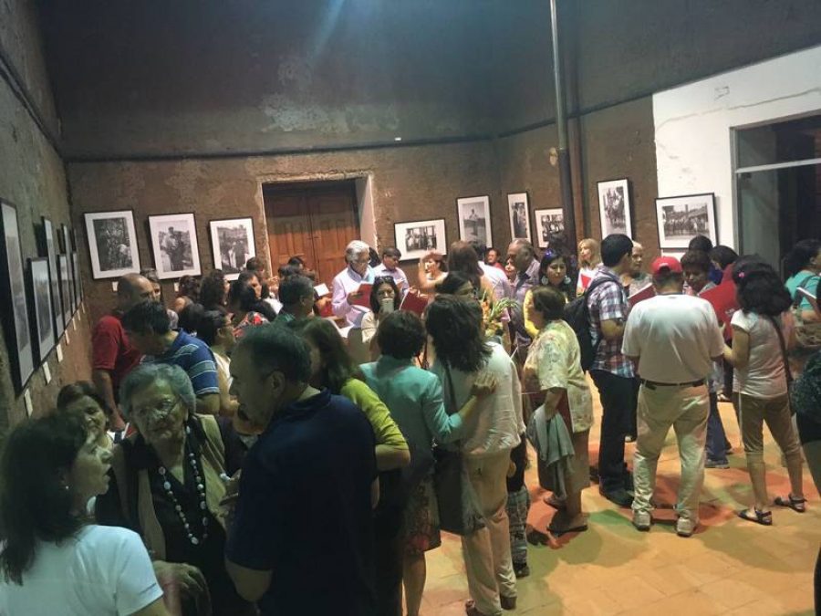 Exhibición viva de fotografías en Villa Cultural Huilquilemu UCM