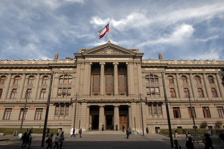 Material académico: Un paso más en el desmantelamiento del sistema de función pública en Chile