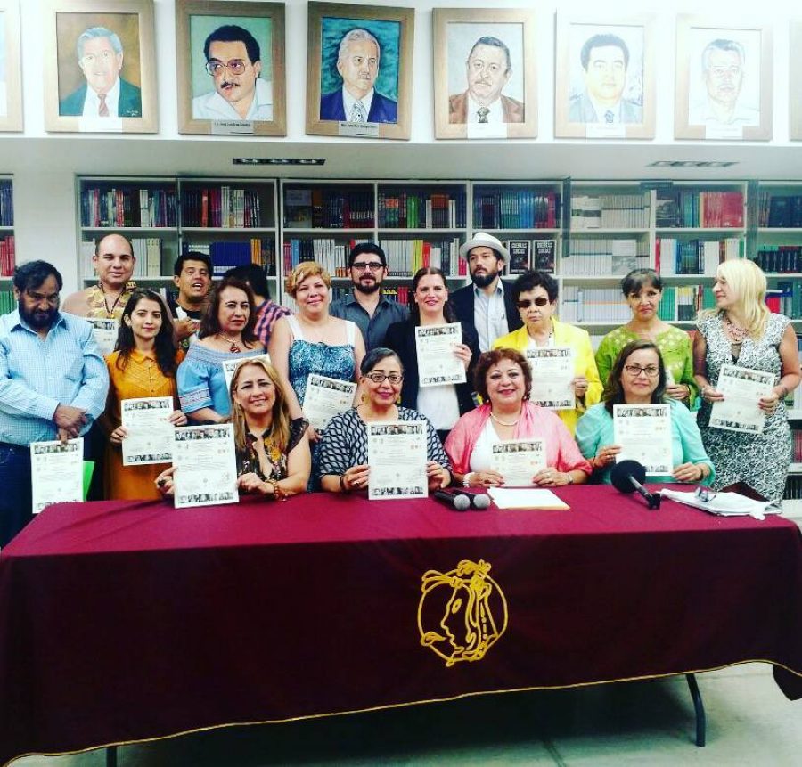 Académico de la UCM presentó investigación y libro de cuentos en México