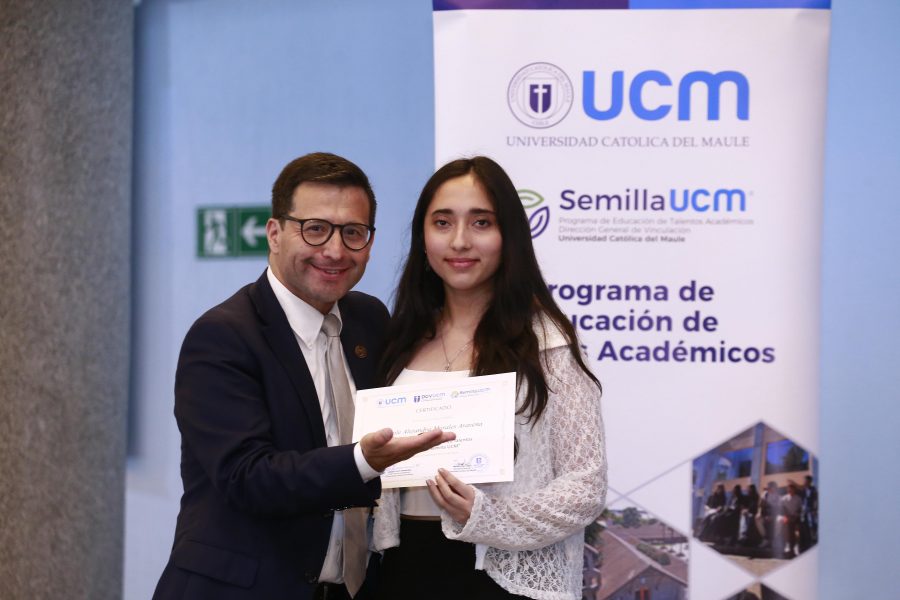 De Semilla UCM a Medicina: Nicole Morales cumple su sueño en la UCM