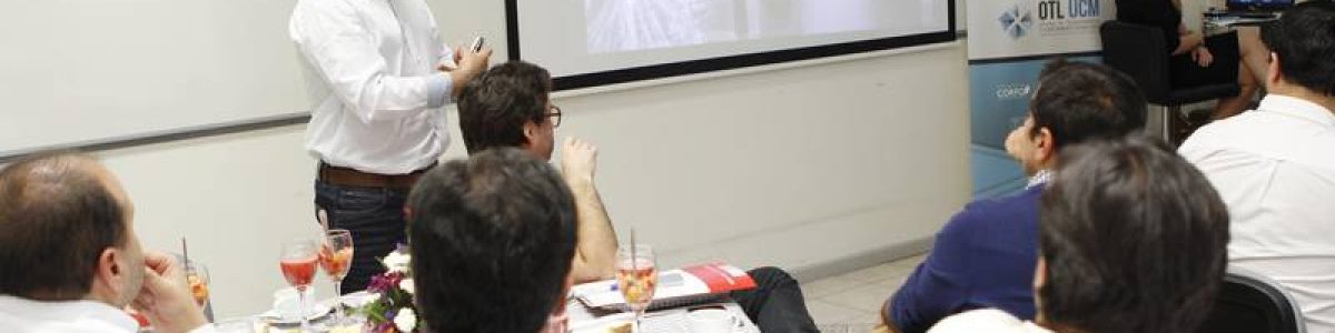 Académicos UCM exponen proyectos tecnológicos a empresarios de la región y el país