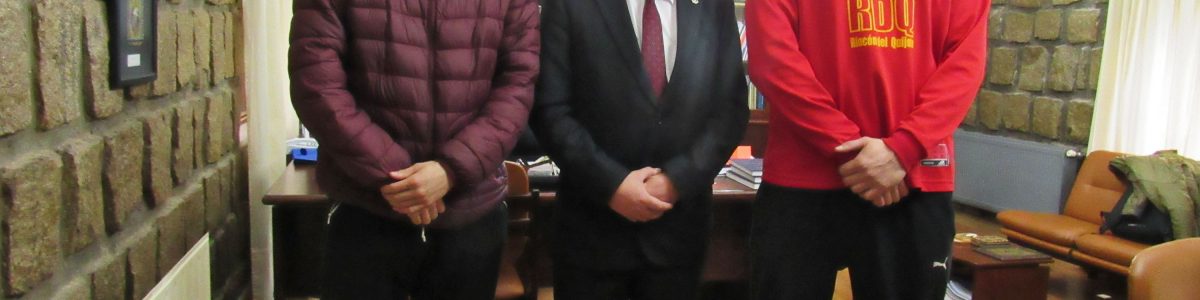 Estudiantes UCM campeones con Español de Talca fueron reconocidos por el rector Durán