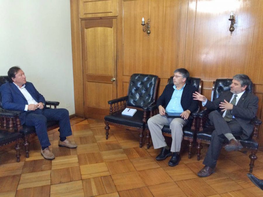 Rector UCM se reúne con alcalde de Talca