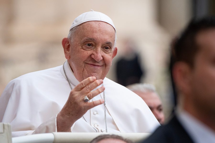 “Ponernos en oración”: El mensaje del Mons. Galo Fernández a las instituciones católicas tras el fallecimiento del papa Francisco