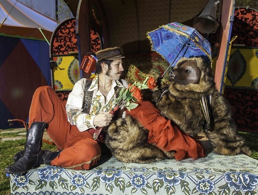 Ursaris, el último encantador de osos será parte de “Tarde de Circo y Teatro en tu Plaza” de Extensión UCM